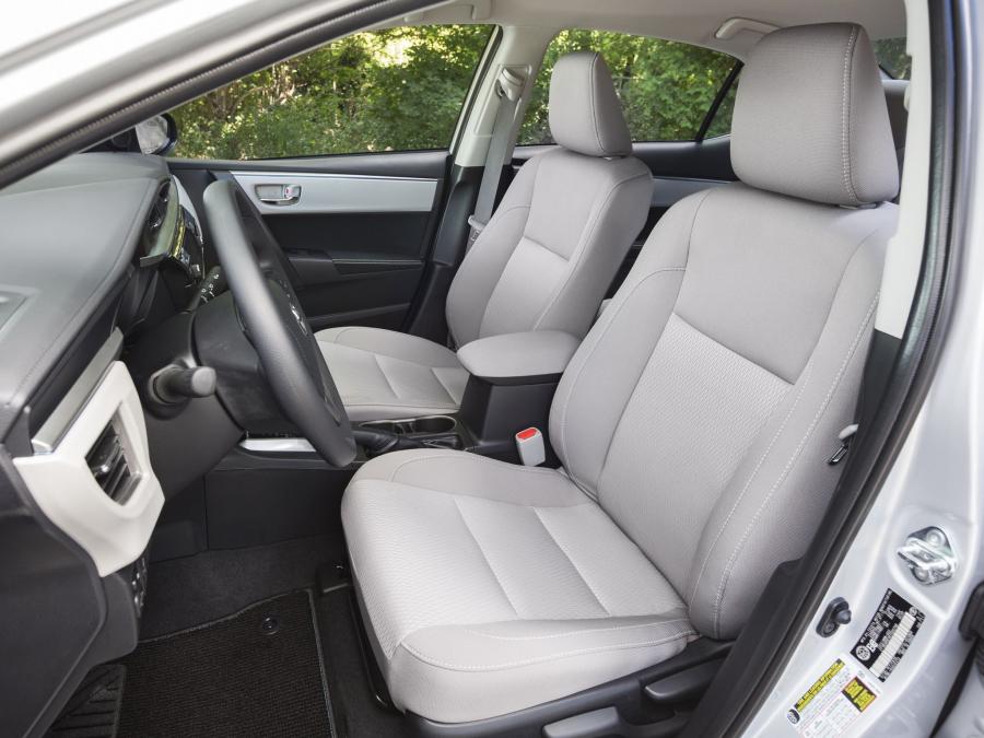 Toyota Corolla LE 2013 года  (US) (фото 9 из 16)